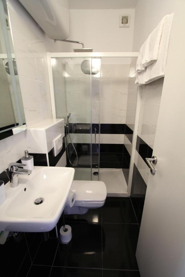Seafront Rooms Хвар Екстер'єр фото