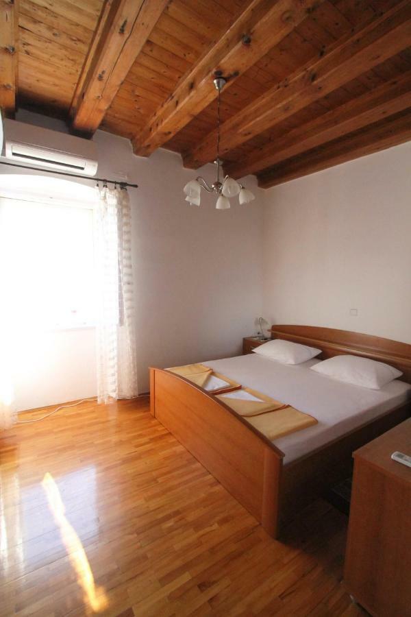 Seafront Rooms Хвар Екстер'єр фото